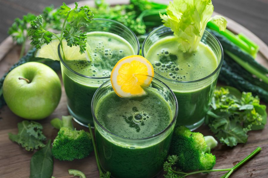 【手軽】一人暮らしの野菜不足を補うおすすめの青汁3選！飲むタイミング
